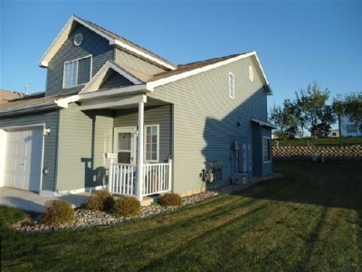 3 br townhome w/ attached garage in pipestone -3 bedroom townhome